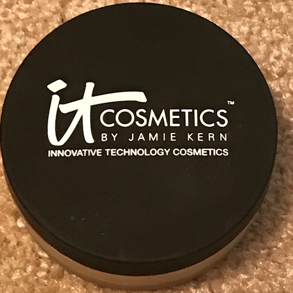 IT Cosmetics - Picture 2 of 6